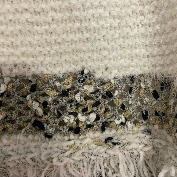 Anthropologie Moth Knit Poncho Sweater with bottom fringe Large - Picture 4 of 7